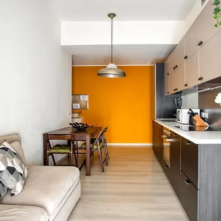 Joivy Vibrant 2bed With Balcony Milán