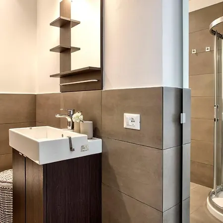 Joivy Vibrant 2bed With Balcony Milán