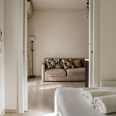 Joivy Vibrant 2bed With Balcony * Milán